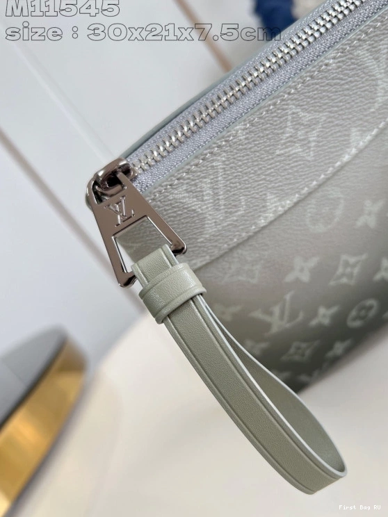 Firstbag LOUIS VUITTON VOYAGE SOUPLE-30*21*7.5CM POCHETTE 0815